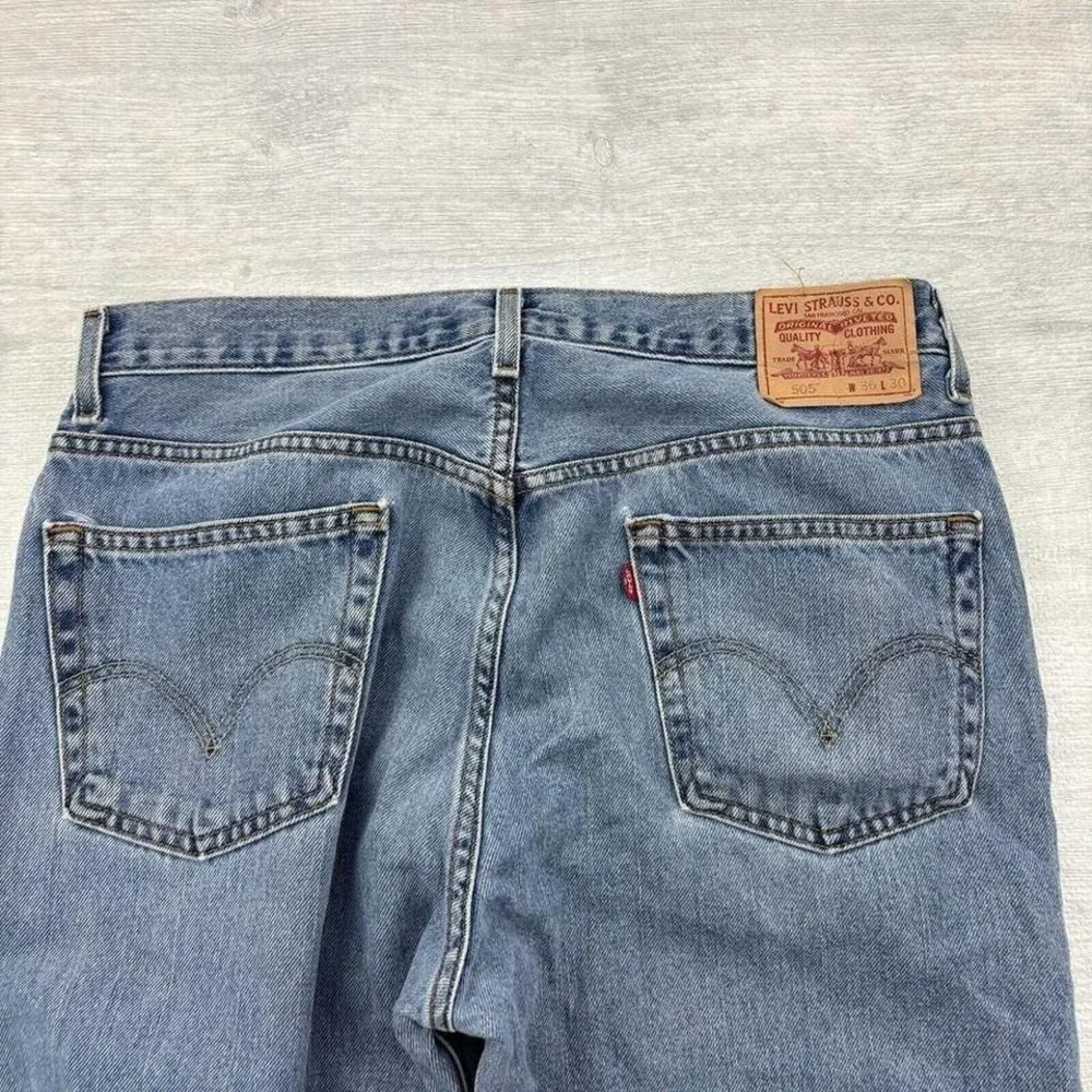 Vintage‎ Levis 505 Jeans Mens 36x30 Straight Leg Regular Fit Medium Wash Denim